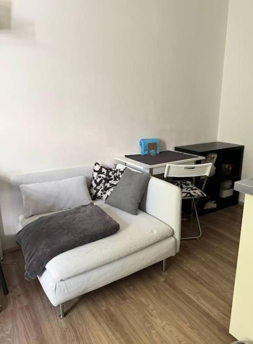 Cozy Karlin Appartement Praag Buitenkant foto
